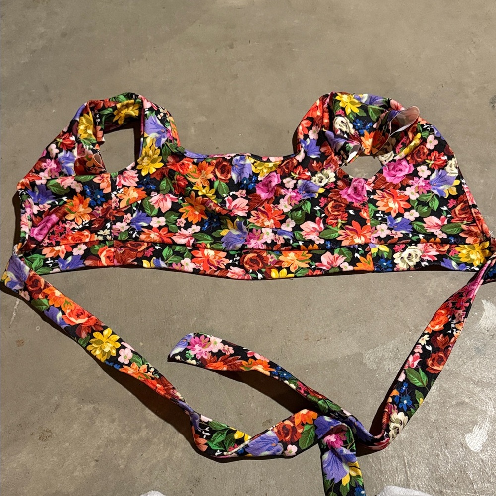 SHEIN Colorful Floral Tie Crop Top